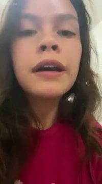 Española adolescente dandose placer sexual