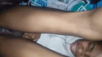 Sexo fuerte con flaca gritona de coño apretado