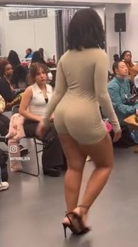 The taya marie modelando su enorme culo grande