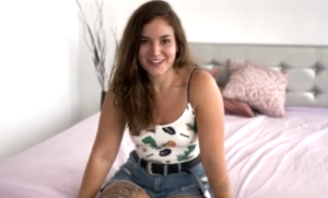 Torbe se coge una joven universitaria