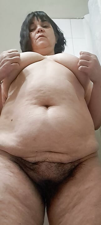 Mature milf feels her body burning for a cock