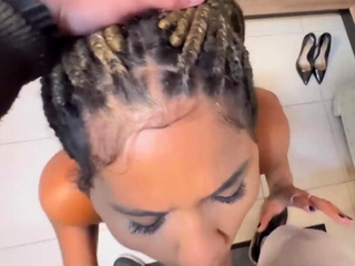 Amateur bj at the club with a stranger – splendid latina