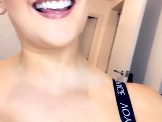 Babe With Big Boobs Masturbates