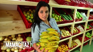 CARNEDELMERCADO – Thick And Curvy Latina Agrees To Fuck Stranger – MAMACITAZ