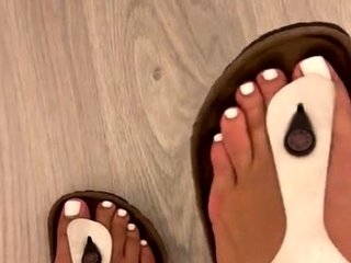 Emma Stn aka emmastn OnlyFans – Look at my cute feet in