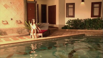 Beautiful Asian Teen 18 Amy gets fucked right on the floor