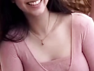 Bini Mikha sarap lamasin boobs