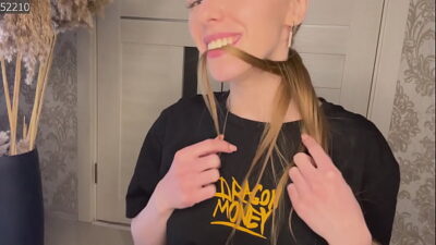 CLOSE-UP OF TIGHT PUSSY STRETCHED BY A PINK DILDO