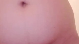 مغربية كتصور لصاحبها عريانة