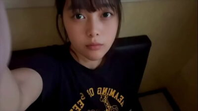 覚えたてのオナニーを、一人カラオケの個室オナニーする女子大生。