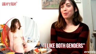 Ersties – American Babe Rubs Her Clit In the Bathtub