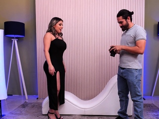 Hot brunette with big boobs gives hot blowjob