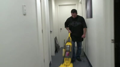 Jasmine Gets Nailed by the Cleaner !