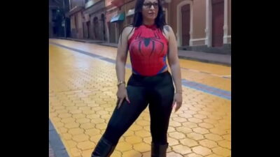 La propia mujer araña