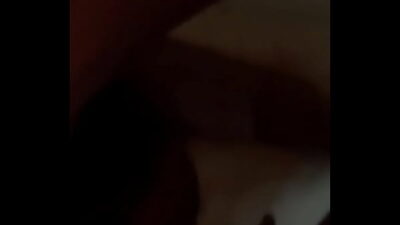 Latina jovencita hace trio