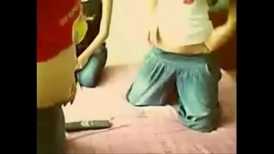 Mi prima haciéndome un chat