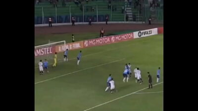 Negão metendo na boliviana