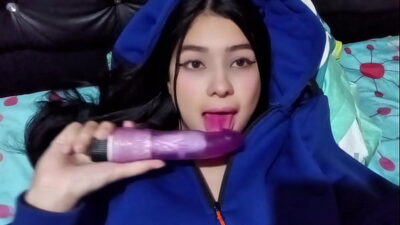 Niñera caliente con enormes tetas anhelaba mi polla tan pronto como llegué a casa ( CASERO REAL)