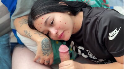 ¡¡NO HERMANASTRO, NO ME QUITES LA CAMISA, QUE NO TENGO NADA DEBAJO DE ELLA.!!