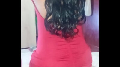 Pequeña quiere sexo y se expone