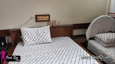 RUIVA CHEIA DE TESÃO SE MASTURBANDO COM CONSOLO NO CU E NA BUCETA ATÉ GOZAR – HORNY REDHEAD MASTURBATING WITH A DILDO IN HER ASS AND PUSSY UNTIL SHE CUMS