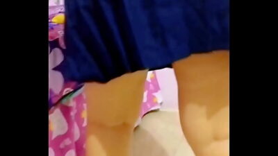 ¿Se ve muy JOVEN? Colegiala MEXICANA es Convencida por PROFESOR LUJURIOSO ¡El Maldito Se Aprovecha de su INOCENCIA! Y la tonta CHAMACA CAE en sus garras, Real Amateur