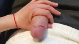 Segretaria fa la troia in ufficio, segando il capo e il telefono squilla