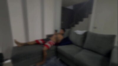 Soy adicto a masturbarme y me quitan las ganas con una buena cogida.