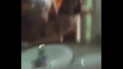 te gusta que me mueva asi?