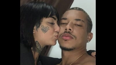 Vazou na net! Famosinha perde o telefone e vazam vídeos com jogador da base do flamengo