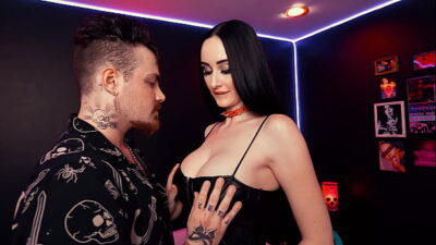 Violet Voss Makes Her Tits Bounce While Receiving A Fuck