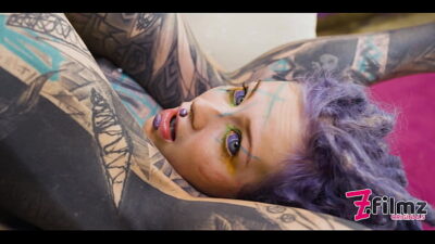 Alt Babe’s Ass Stretched Wide by a Deep Fist