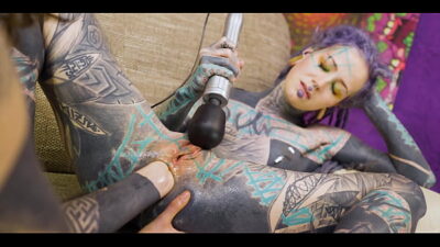 Alt Queen Gets Her Ass Opened Up