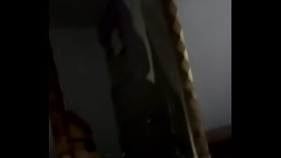 gotica culona masturbandose